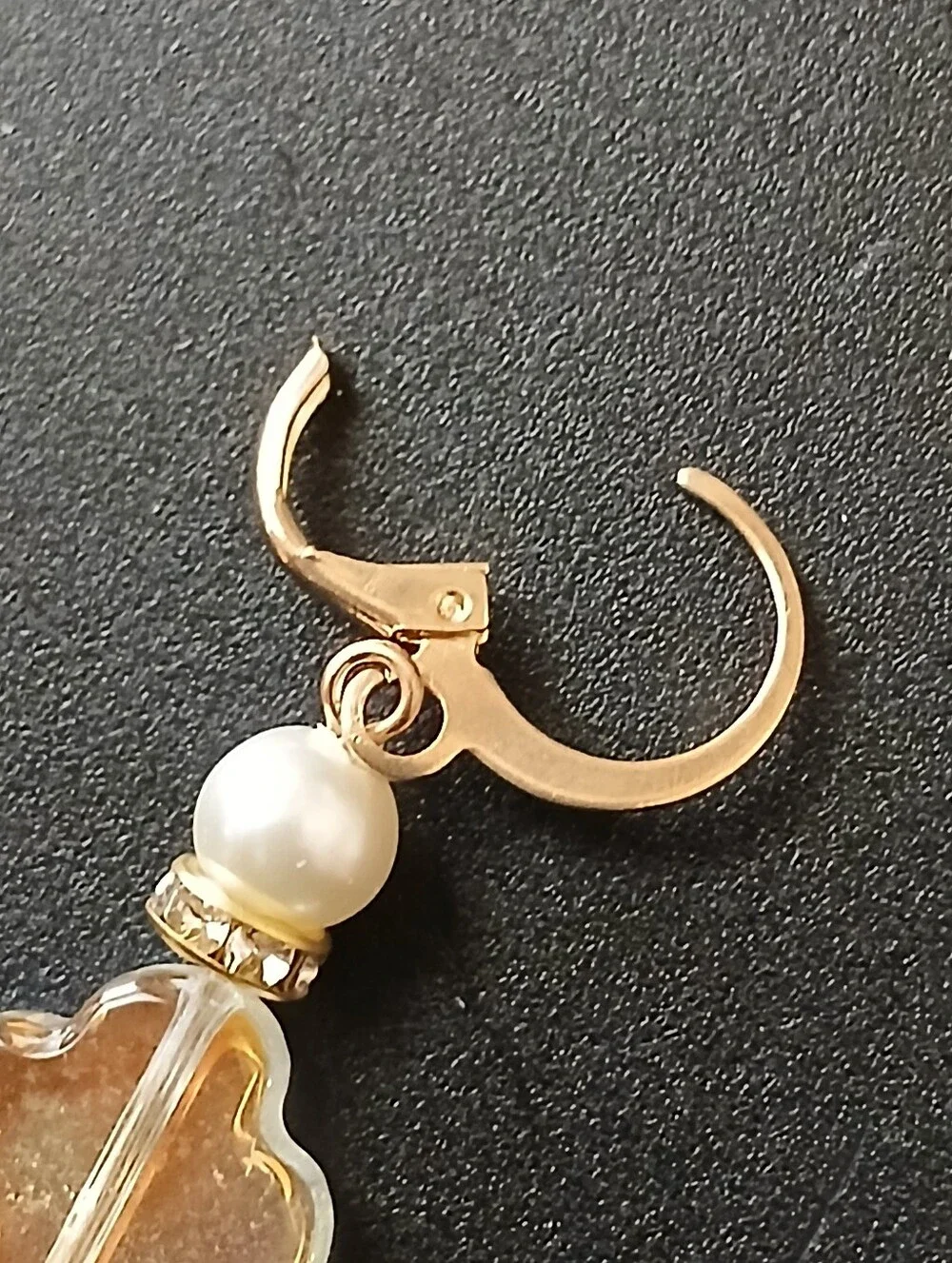 NWT Iridescent Clover Drop Earrings Gold Tone Rhinestone Pearl Leverback Earring